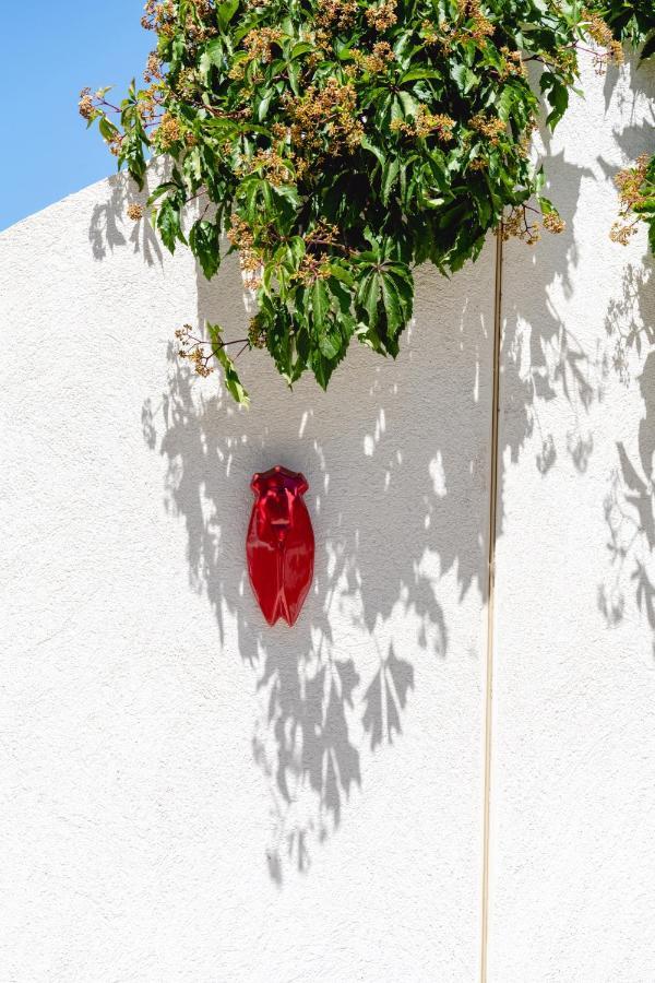 Hotel Les Volets Rouges - Cassis Bagian luar foto