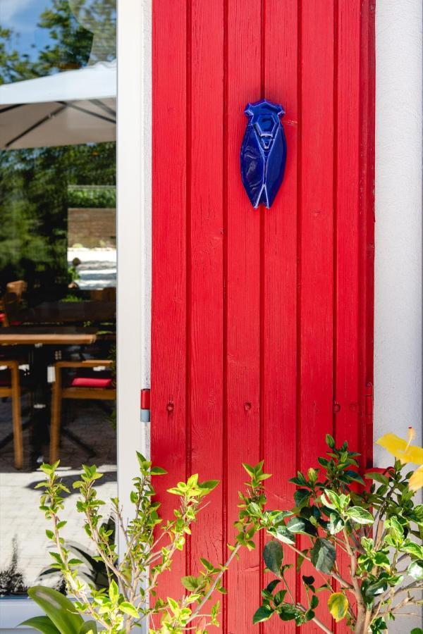 Hotel Les Volets Rouges - Cassis Bagian luar foto