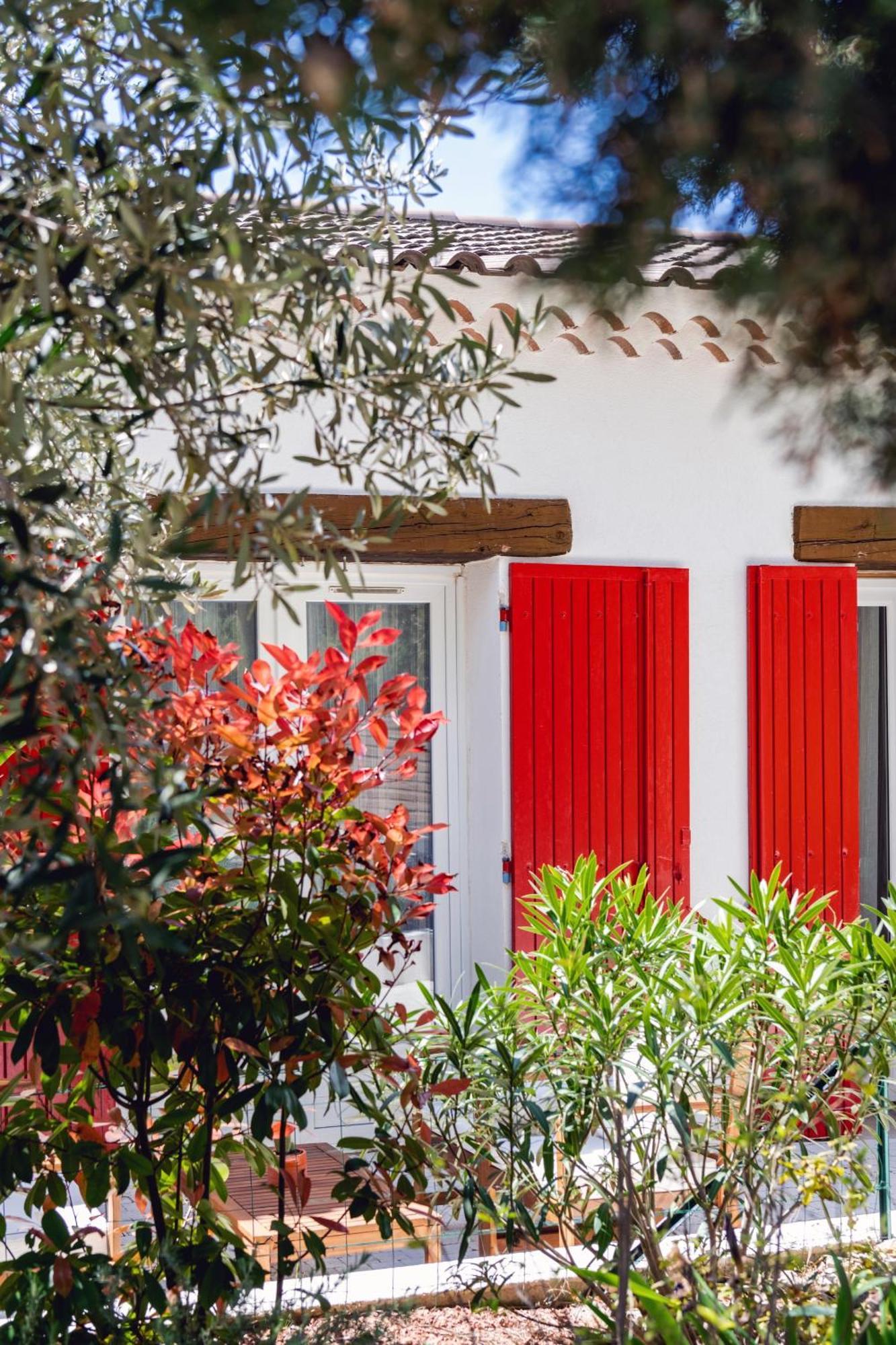 Hotel Les Volets Rouges - Cassis Bagian luar foto